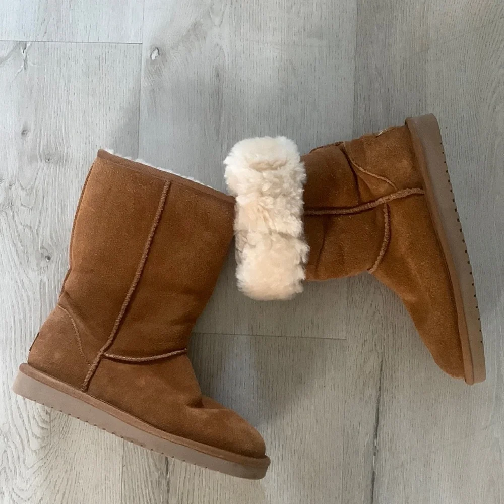 UGG KOOLABURRA Chestnut Suede Low‎ Boot Fur Lined size 6 tan camel fall winter